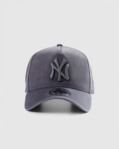 New Era 940AF New York Yankees Tonal Snow Wash Snapback Graphite