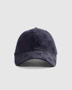 New Era Casual Classic New York Yankees Tonal Mongram Strapback Faded Black