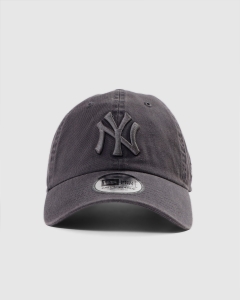 New Era Casual Classic New York Yankees Snow Wash Strapback Graphite