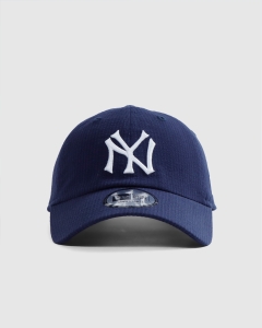 New Era Casual Classic New York Yankees Seersucker Strapback Navy